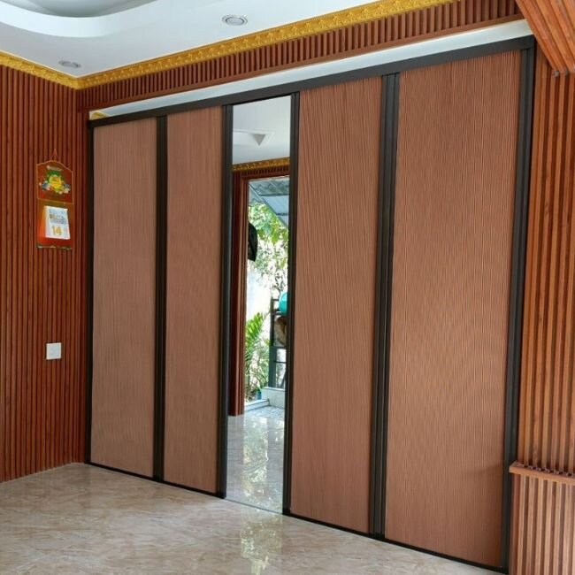 Vách ngăn phòng ngủ với phòng khác bằng rèm tổ ong